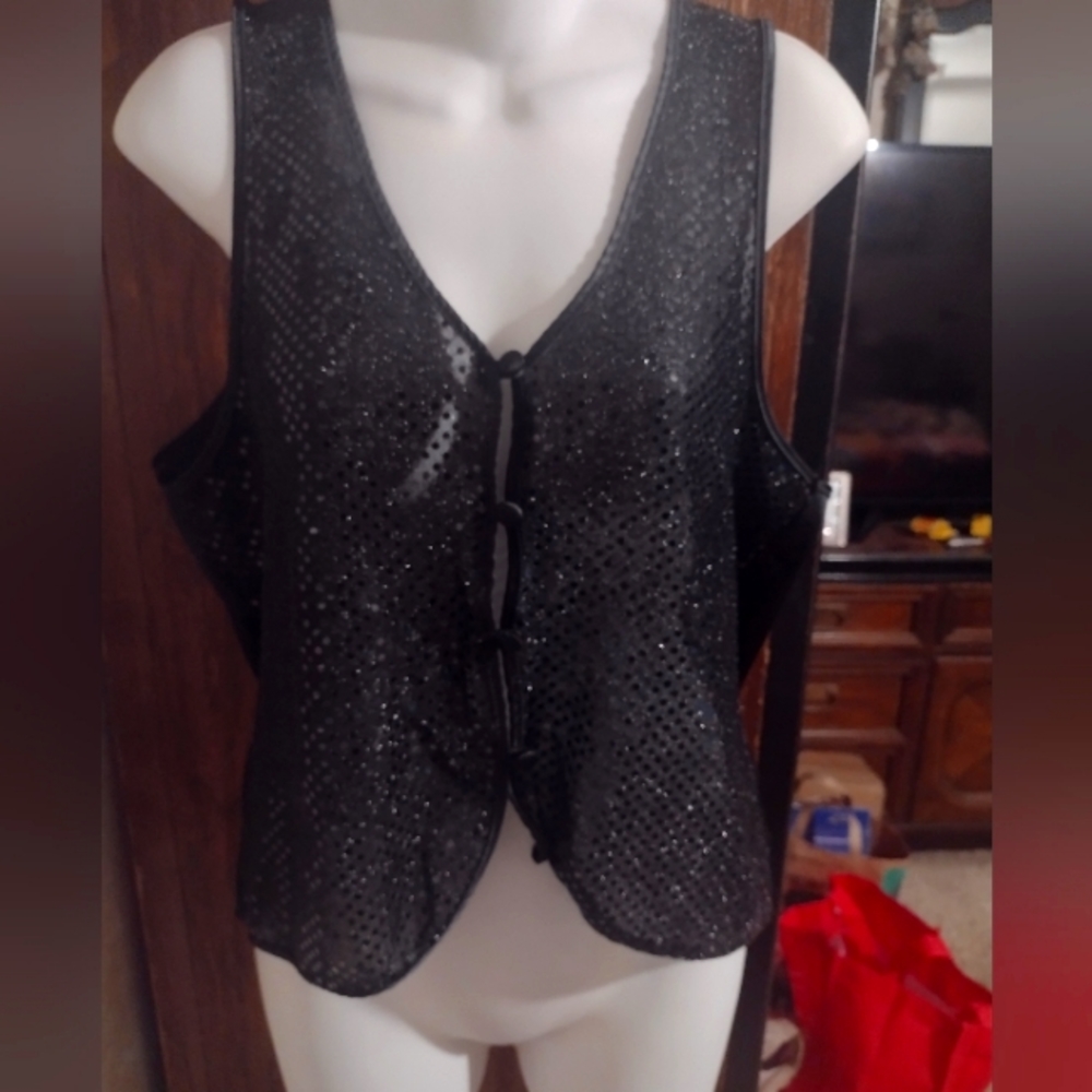 Vintage Shiny black sleeveless vest shirt